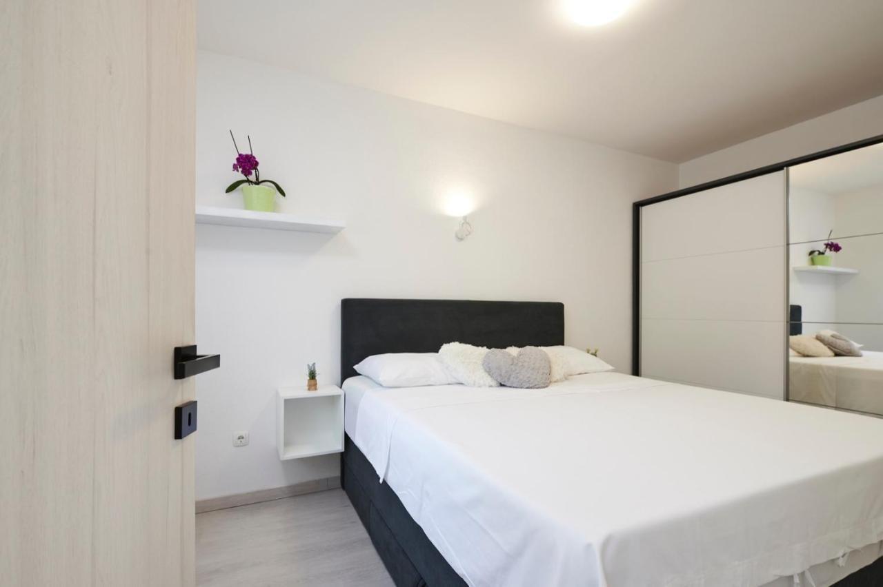 Apartment Josip Ciovo Трогир Екстериор снимка